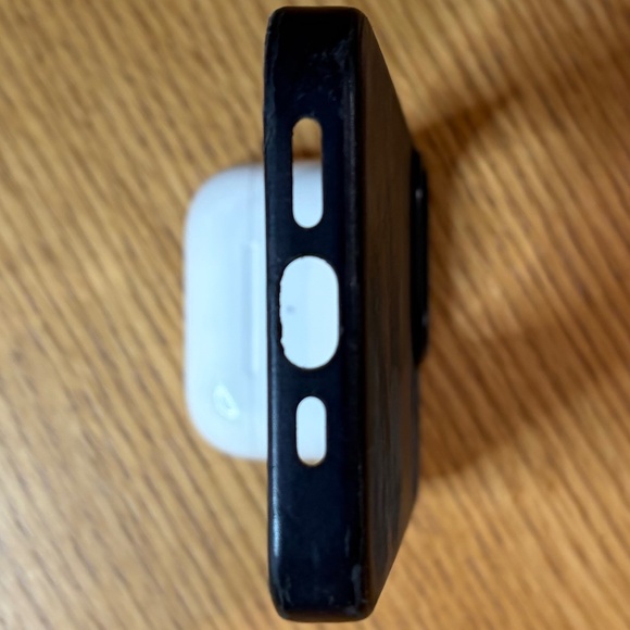 Apple FineWoven Case - Picture 8 of 11